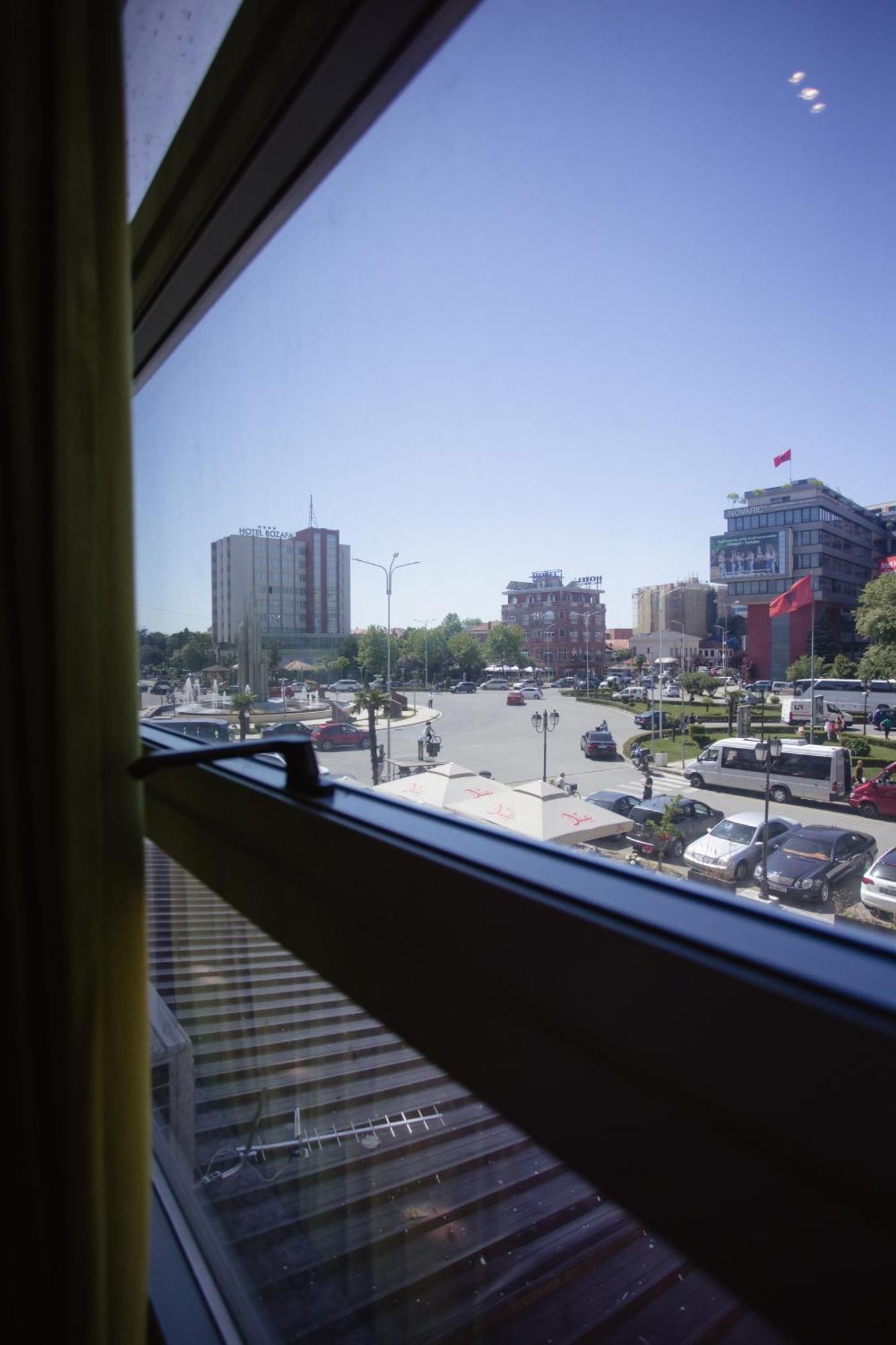 Corner Hostel Shkoder Luaran gambar