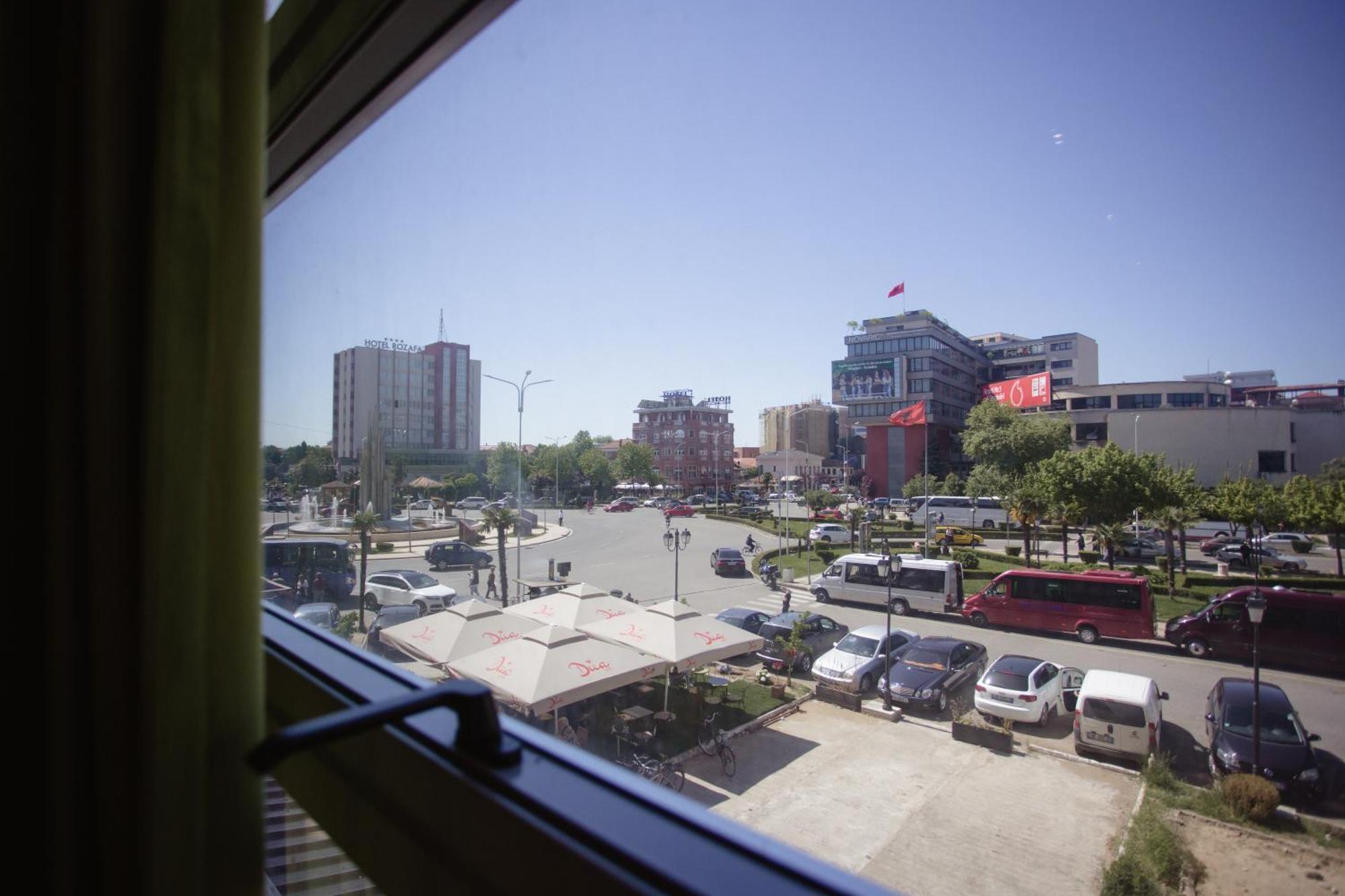 Corner Hostel Shkoder Luaran gambar